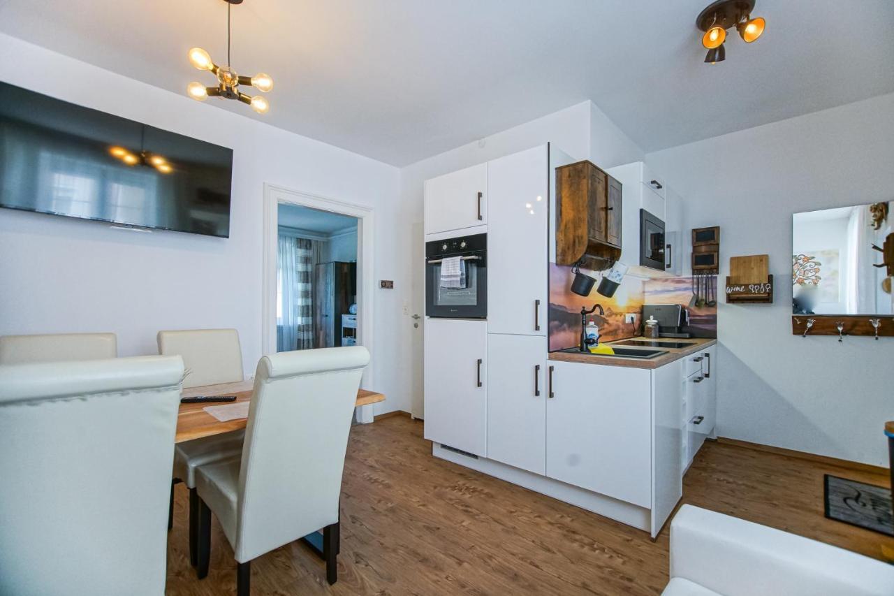 Auszeit Steiraland 7 Mit Ueberdachten Balkon Und Parkplatz Leoben  Exterior foto